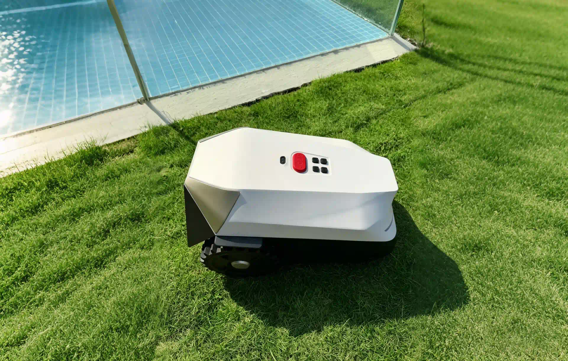 Robotic Lawn Mower：Lawnova