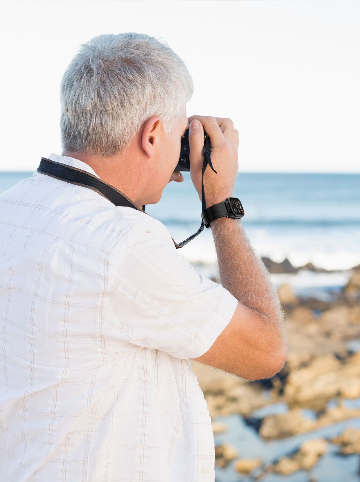 Blood pressure wearable used while travelling outdoors