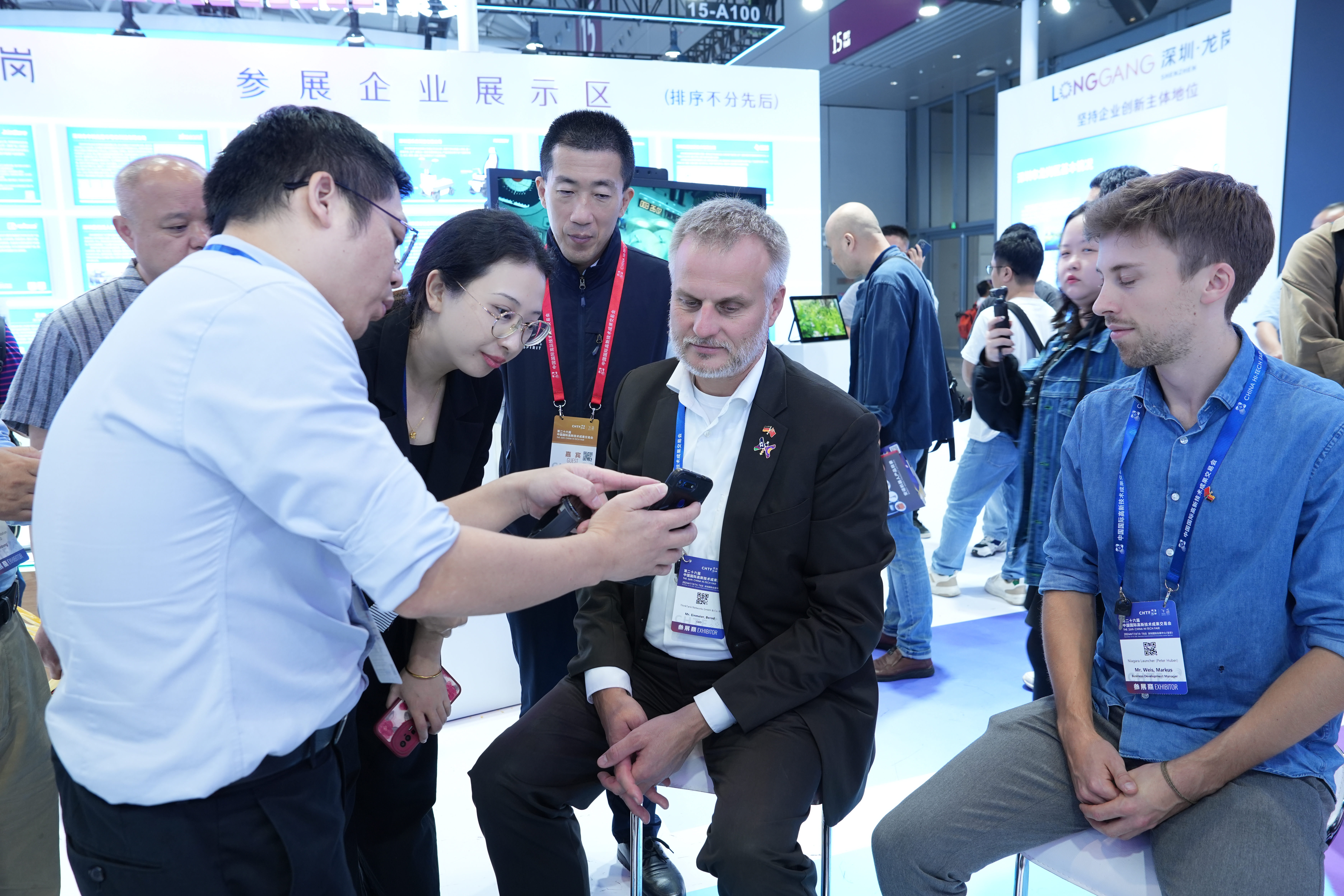 Lurogef team collaborating at an event