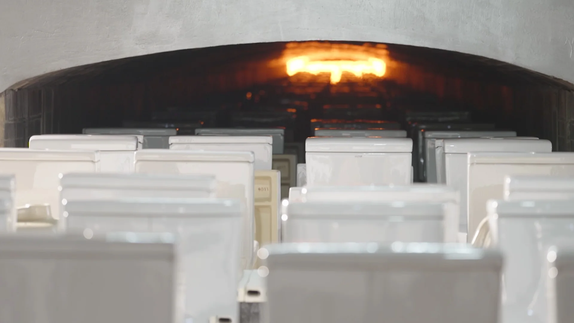 Ceramic sanitary ware high-temperature firing