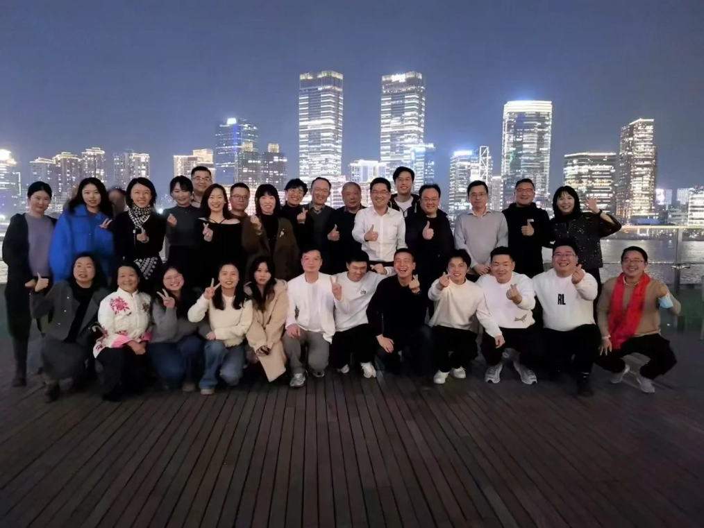 Westrong Robotics photovoltaic cleaning robot manufacturing team