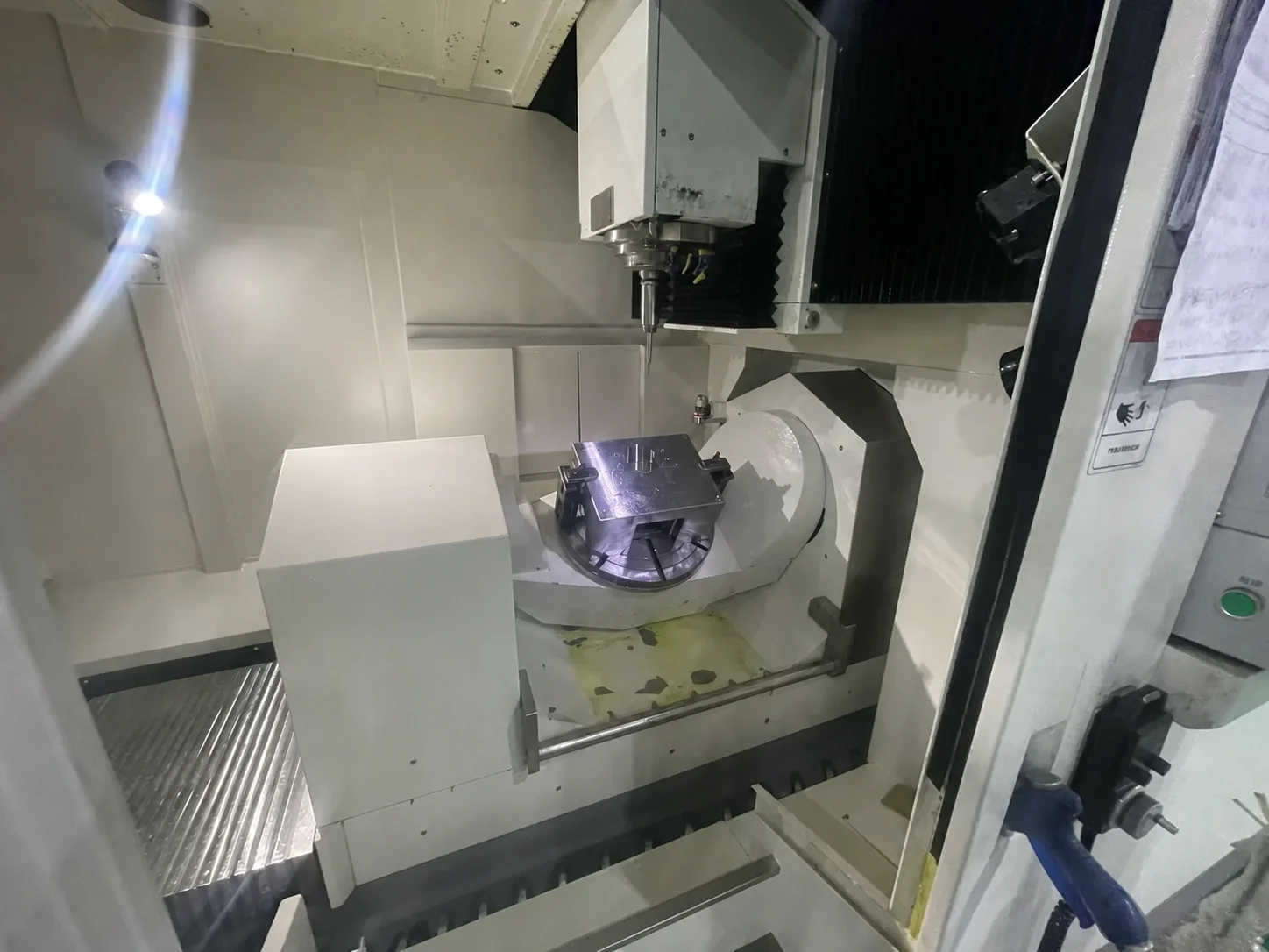 Precision PBT injection mold tooling for electrical connector housings