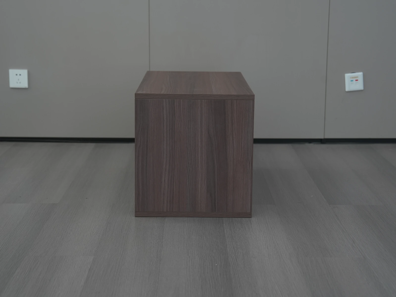 Dark Walnut Double Door TV Stand F6002 detail 3
