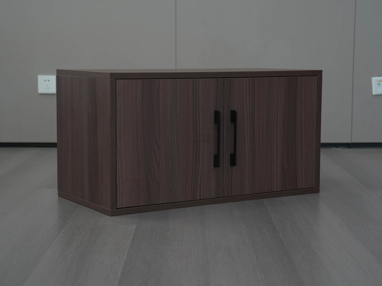 Dark Walnut Double Door TV Stand F6002 detail 4