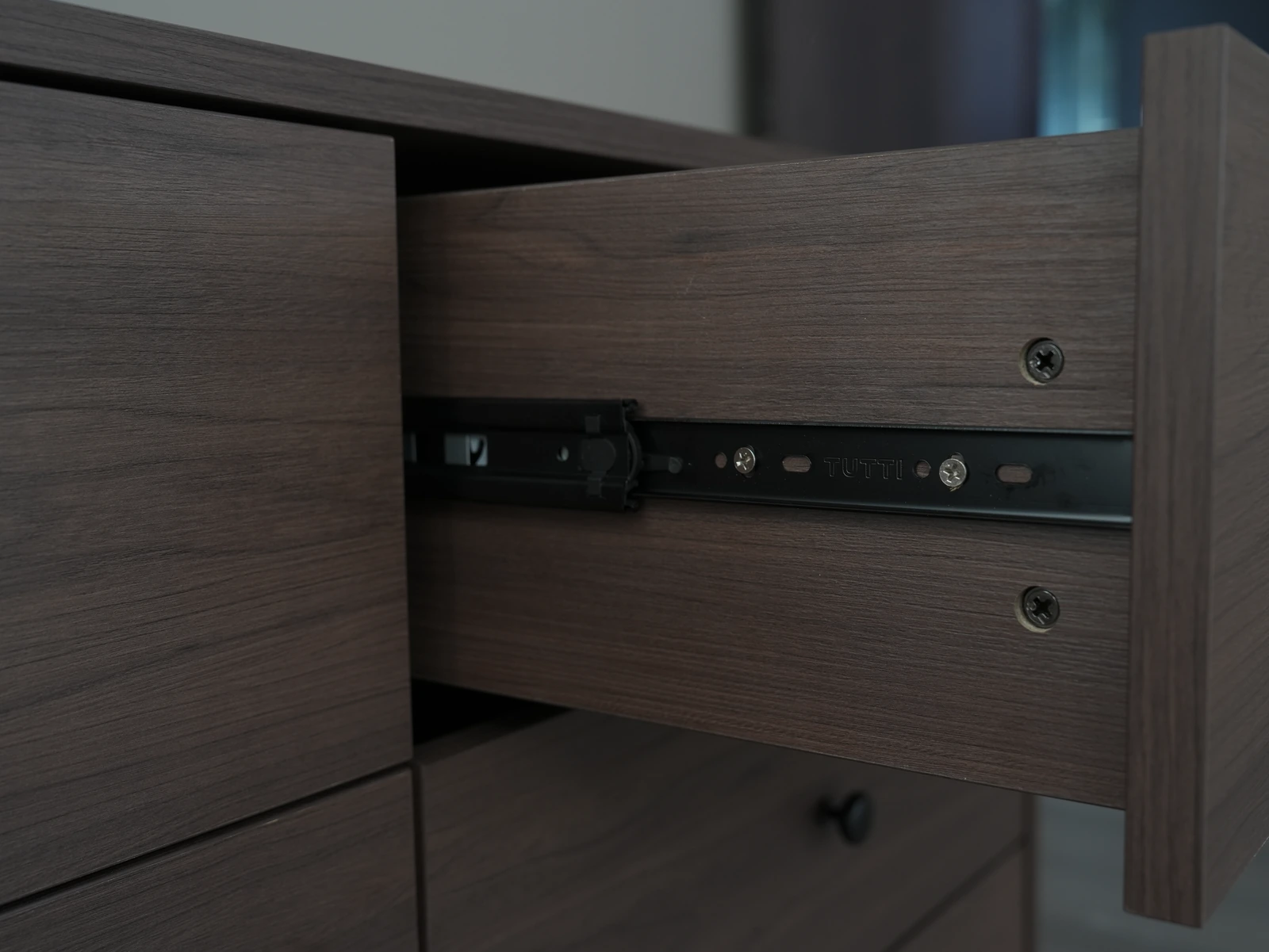 Double-Row Six-Drawer Dresser E5003 detail 3