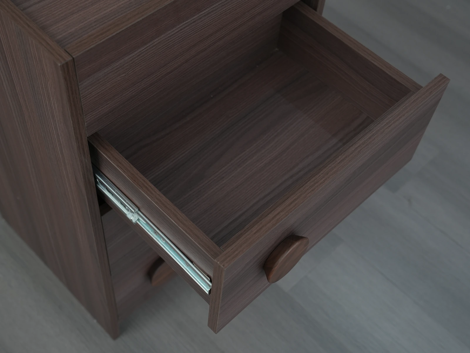 Mid-Century Four-Drawer Storage Cabinet E5005 detail 4