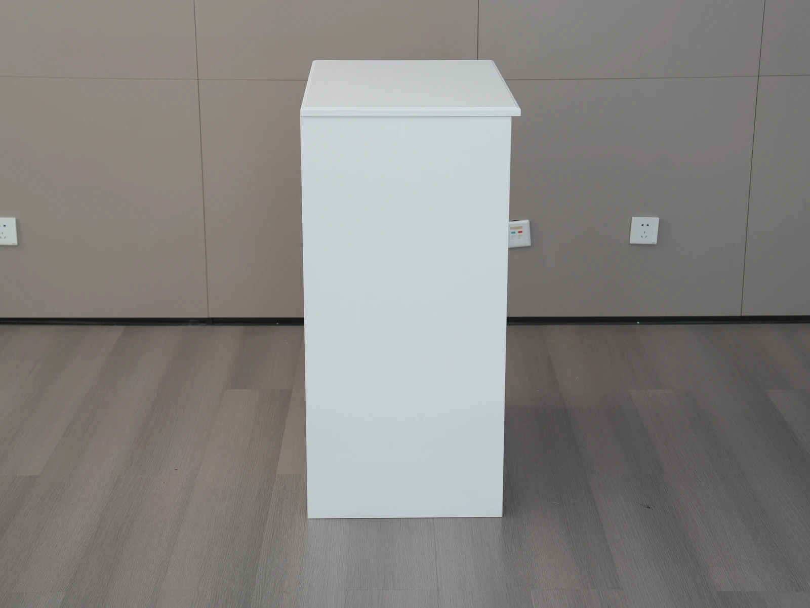 Modern Four-Drawer Storage Chest E5004 detail 9
