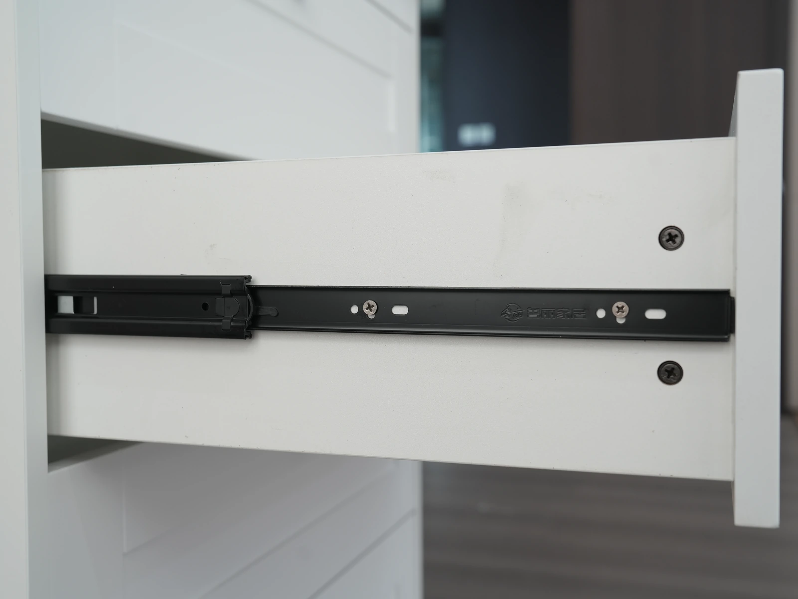 Modern Four-Drawer Storage Chest E5004 - Angle View