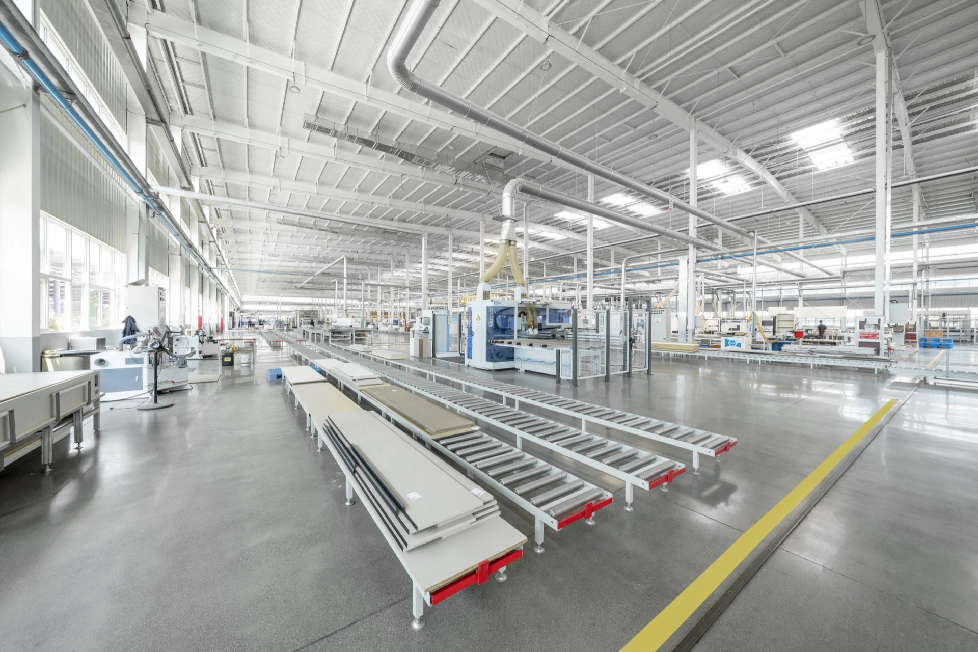 Automat isierte Kantenband-Produktions linie in der Möbelfabrik