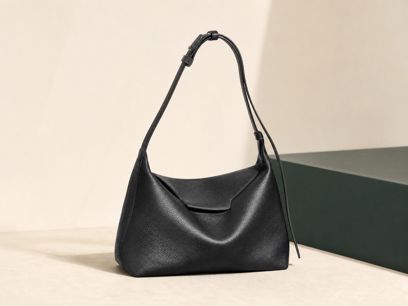 Noir Soft Hobo by Bloomery