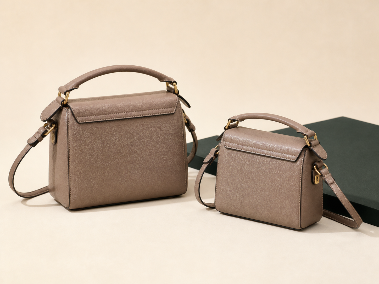 BLOOM-401 structured shoulder bag collection rear construction view