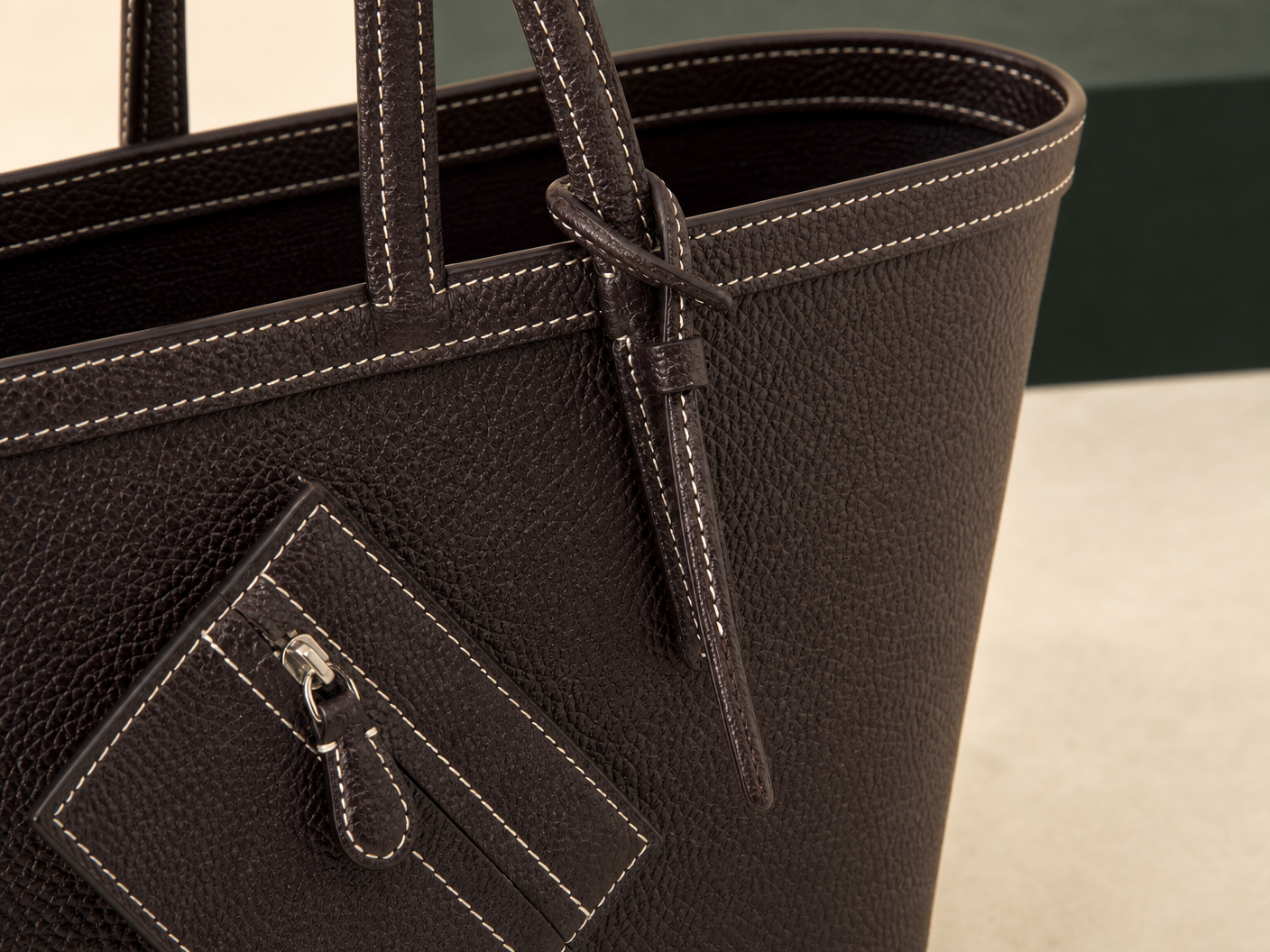 Close-up of BLOOM-208 Pebbled Everyday Tote material texture stitching edge paint and hardware